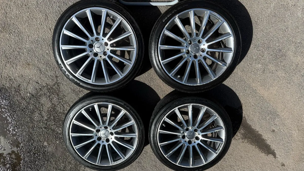 Genuine Mercedes Benz AMG alloys 19inch - Image 1