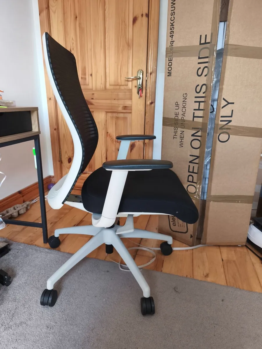 Office chair - Image 1