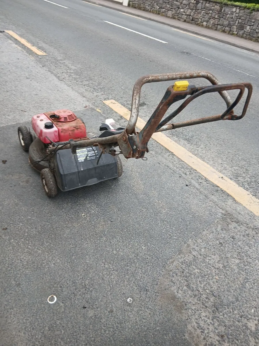 Honda HR 2160 self-drive read about add - Image 2