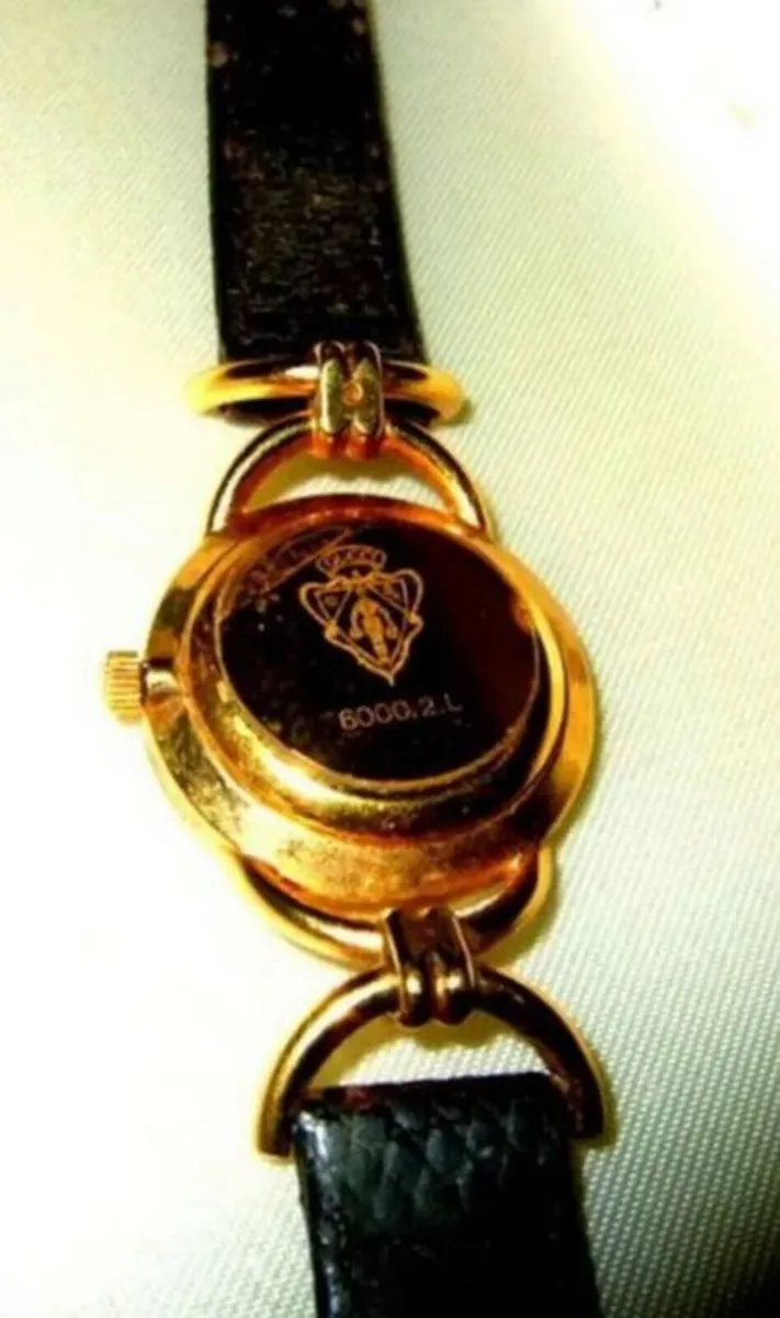 Vintage Gucci Sherry Line 6000L - Image 2