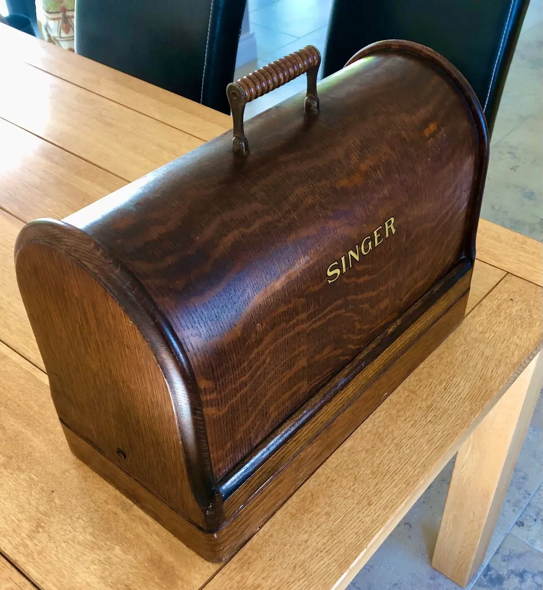 Singer Sewing Machine - Image 4