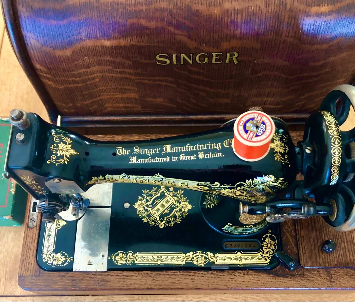 Singer Sewing Machine - Image 2