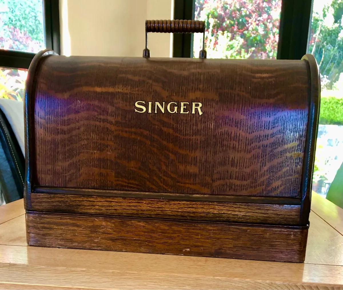 Singer Sewing Machine - Image 3