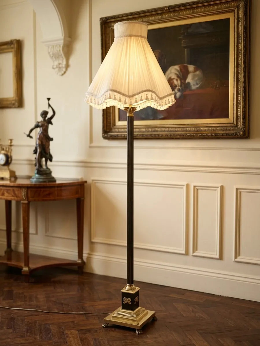 Vintage brass standard lamp - Image 1