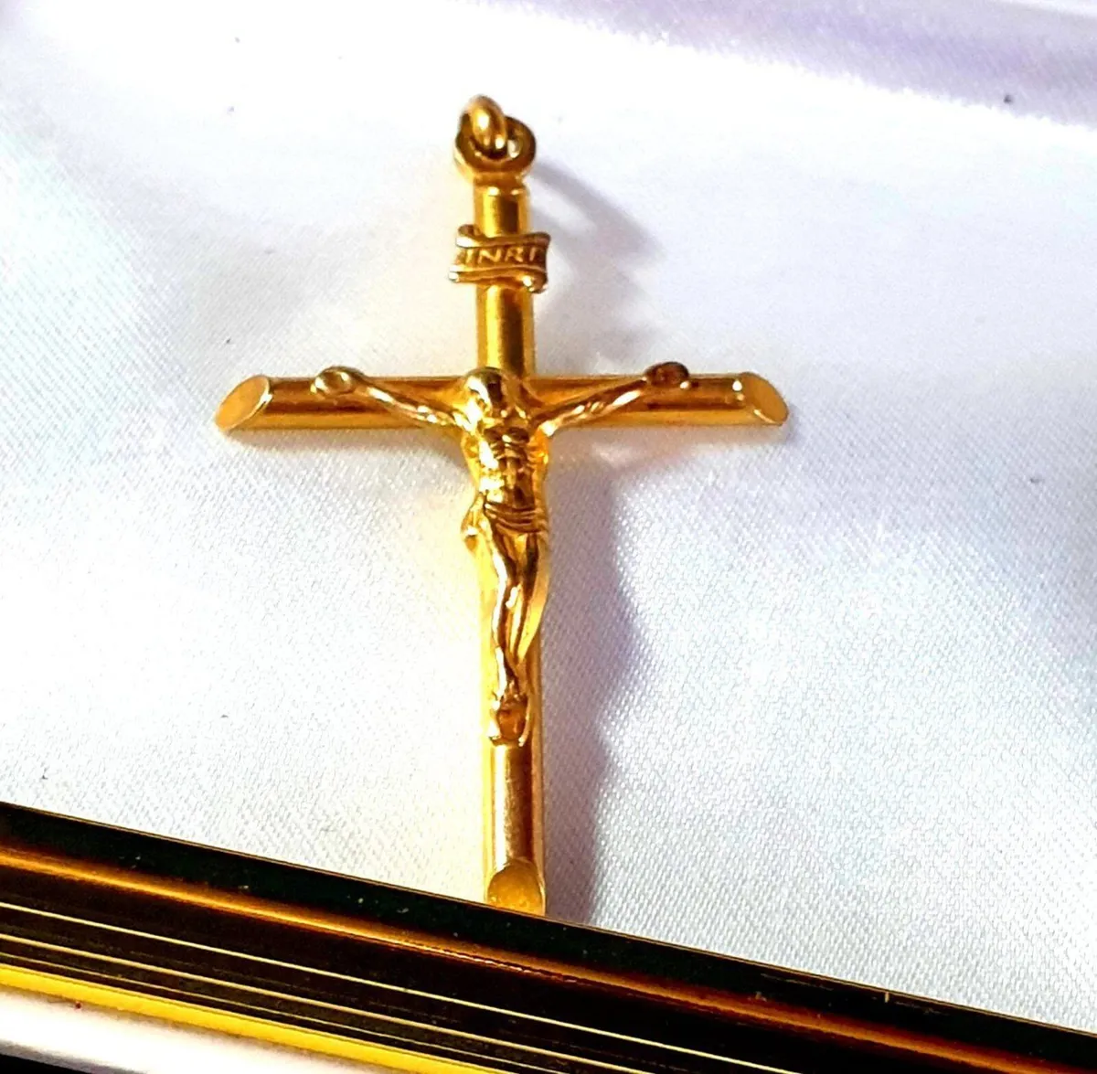 Vintage Hallmarked 9ct Gold Crucifix - Image 2