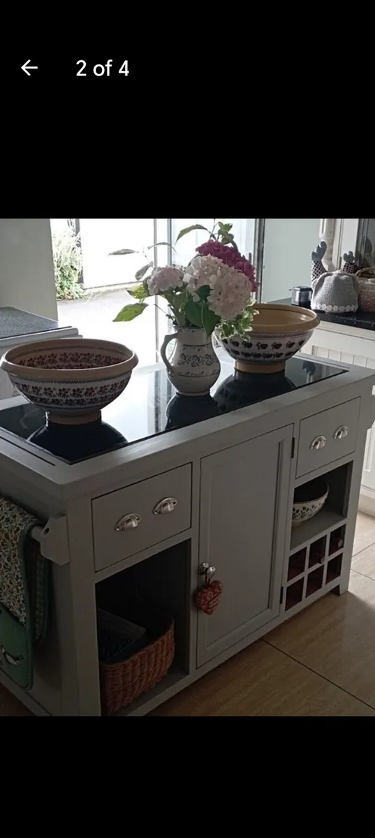 Solid kitchen island delivery arranged - Image 2