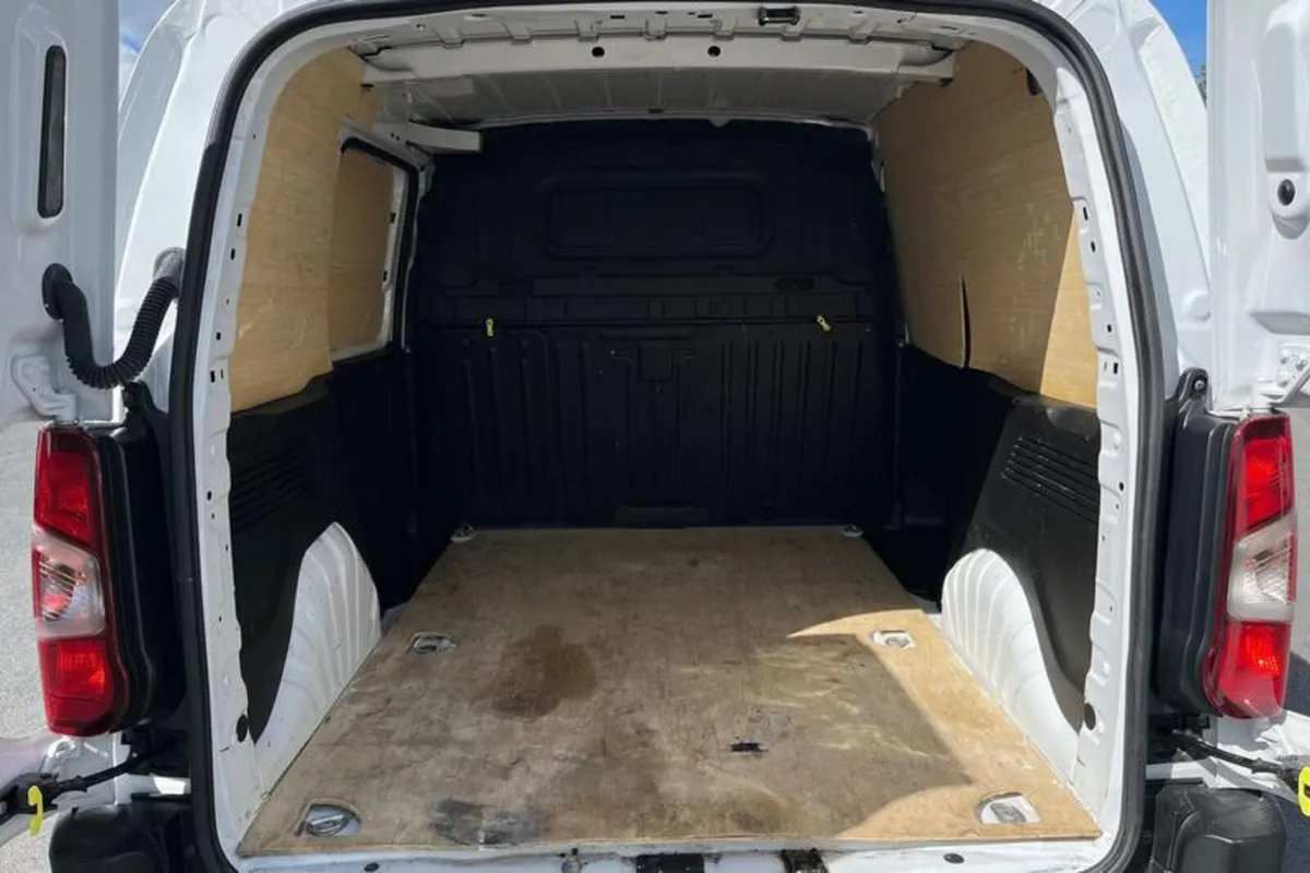 Citroen Berlingo ENTERPRISE - Image 4