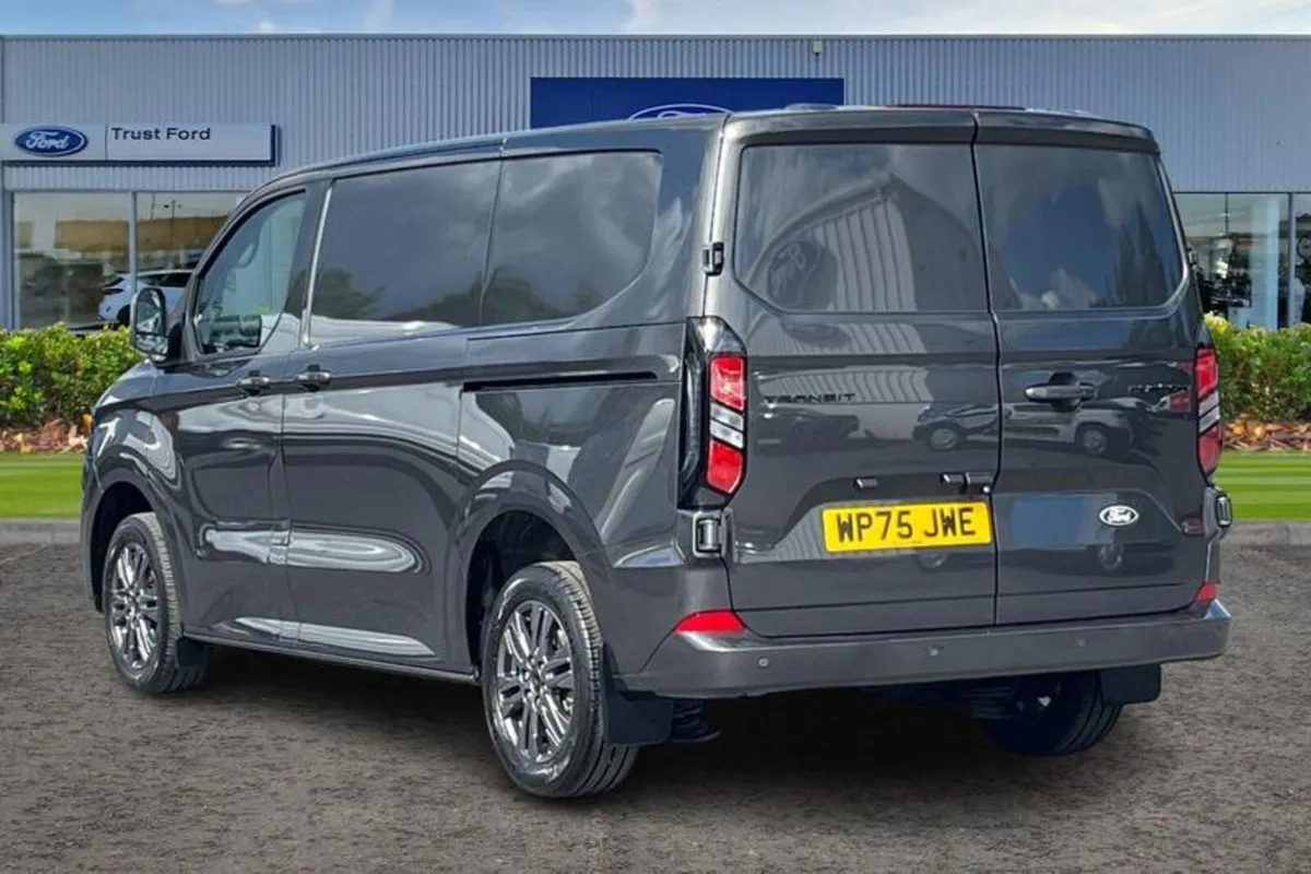 Ford Transit Custom LIMITED - Image 2