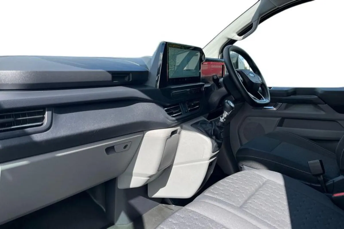 Ford Transit Custom LIMITED - Image 3