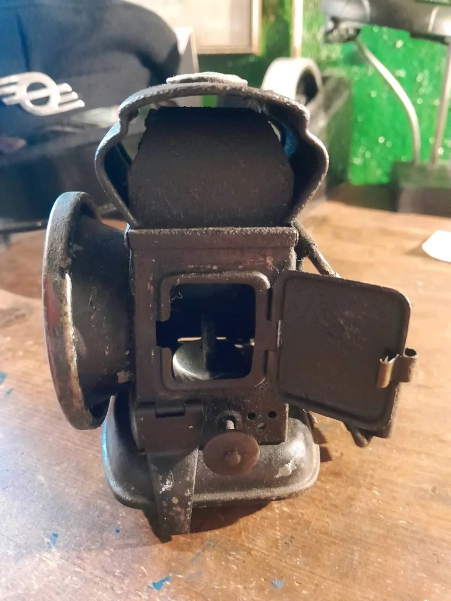 Vintage kerosene bicycle  lamp - Image 4