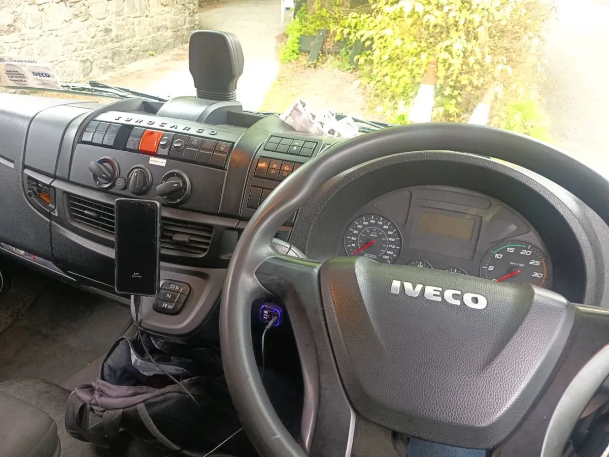 Iveco truck - Image 2