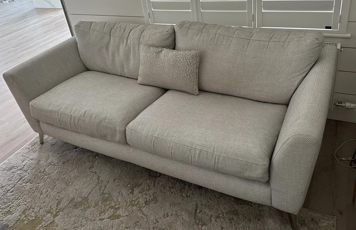 Couch - Image 2