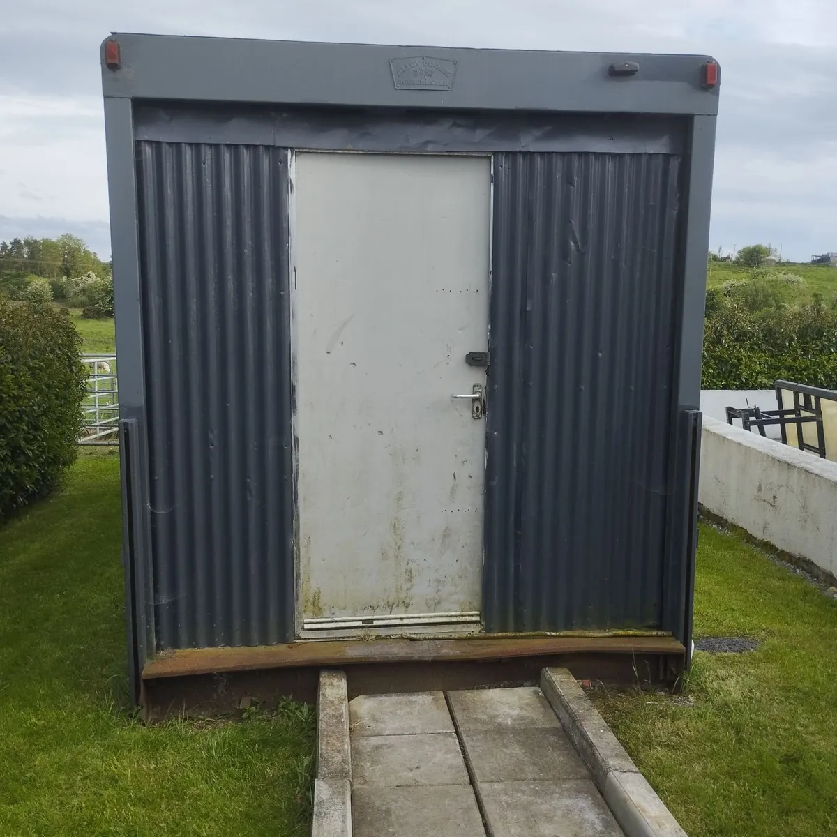 20 foot container