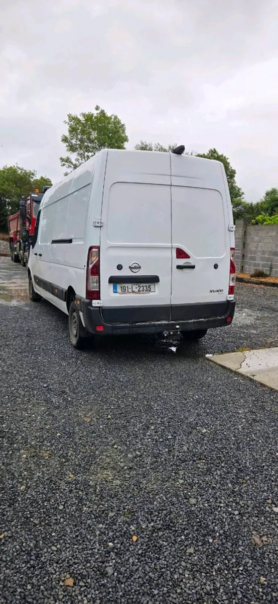 Nissan NV 400 - Image 2