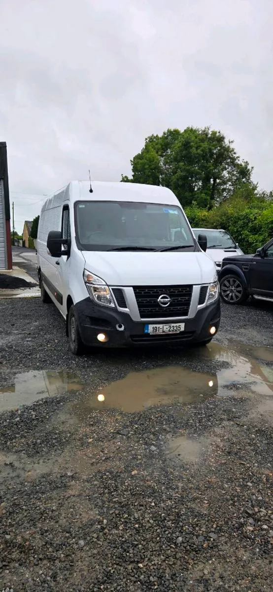 Nissan NV 400 - Image 1