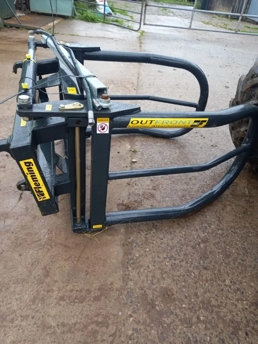 Fleming soft paws bale handler - Image 1
