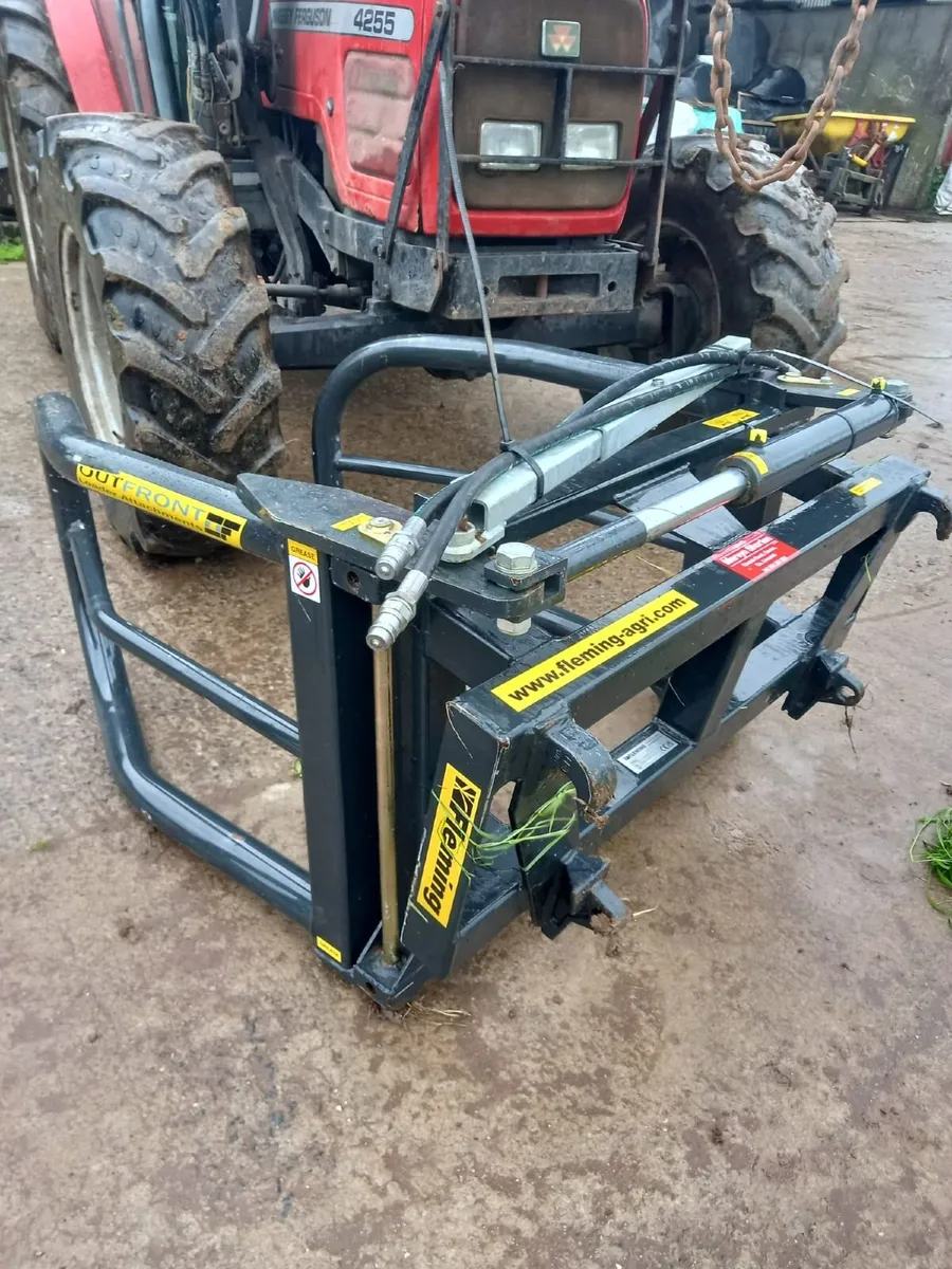 Fleming soft paws bale handler - Image 3