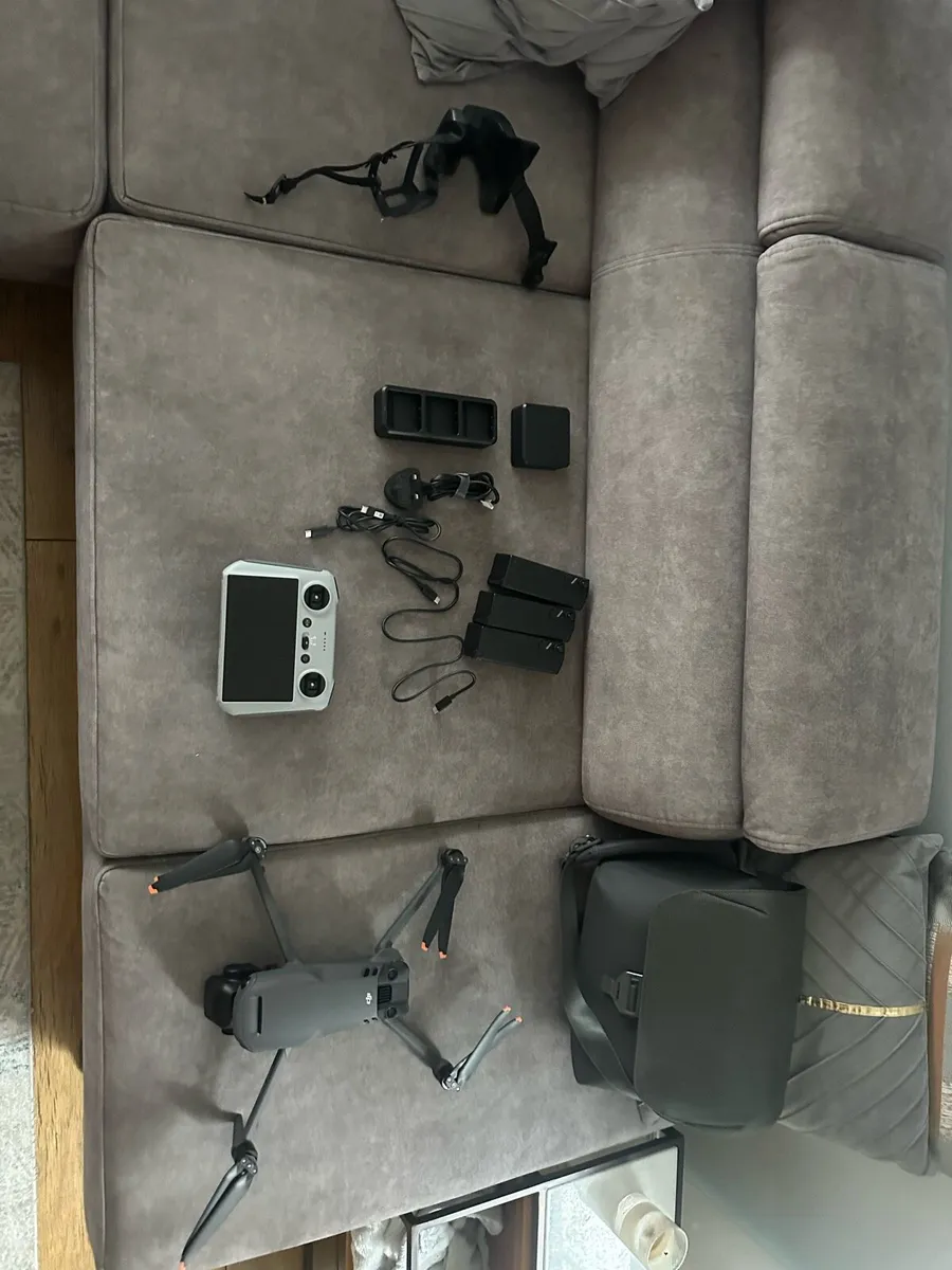 DJI MAVIC 3 PRO FLY MORE COMBO(RC PRO) DRONE - Image 3