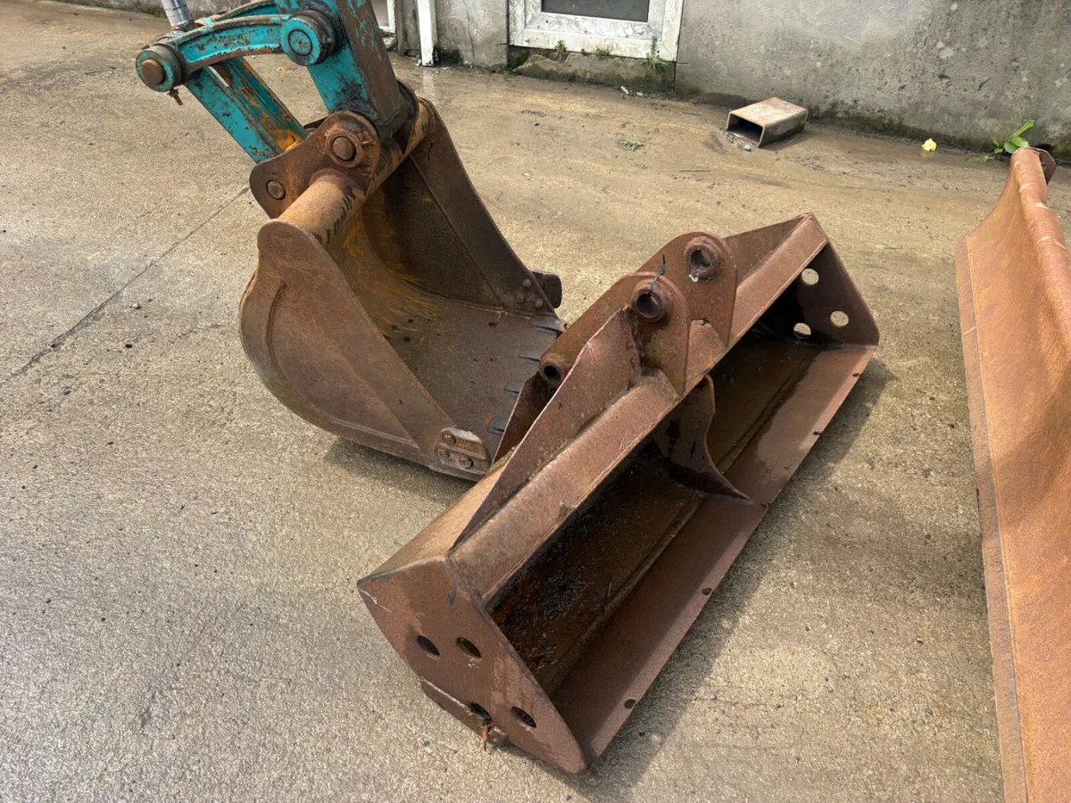 4.5 ton digger - Image 2