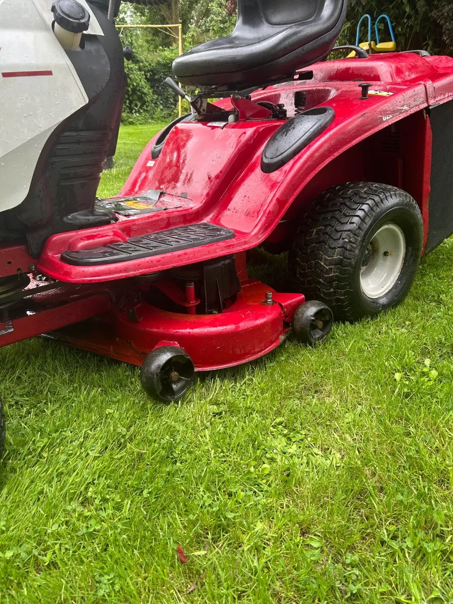 Ride on Lawnmower 17hp - Image 2