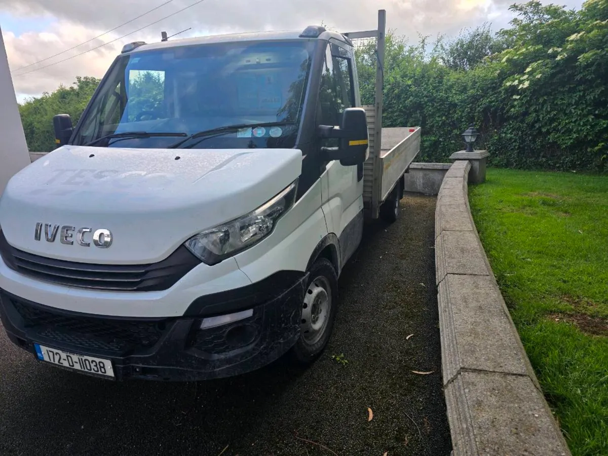 Iveco 3.5 Tonne Flatbed Truck - Image 2