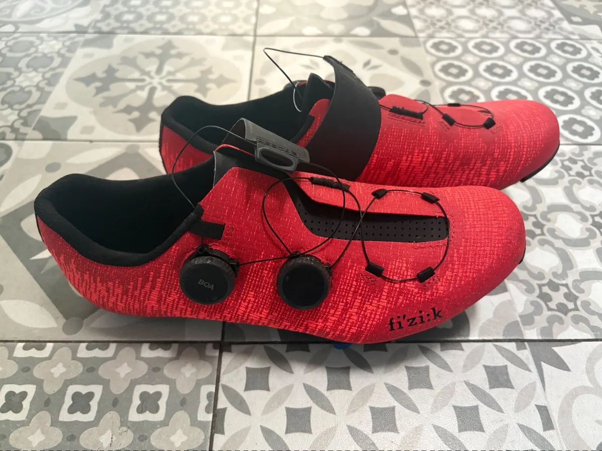 Fizik Vento Infinito carbon sole road shoes - Image 1