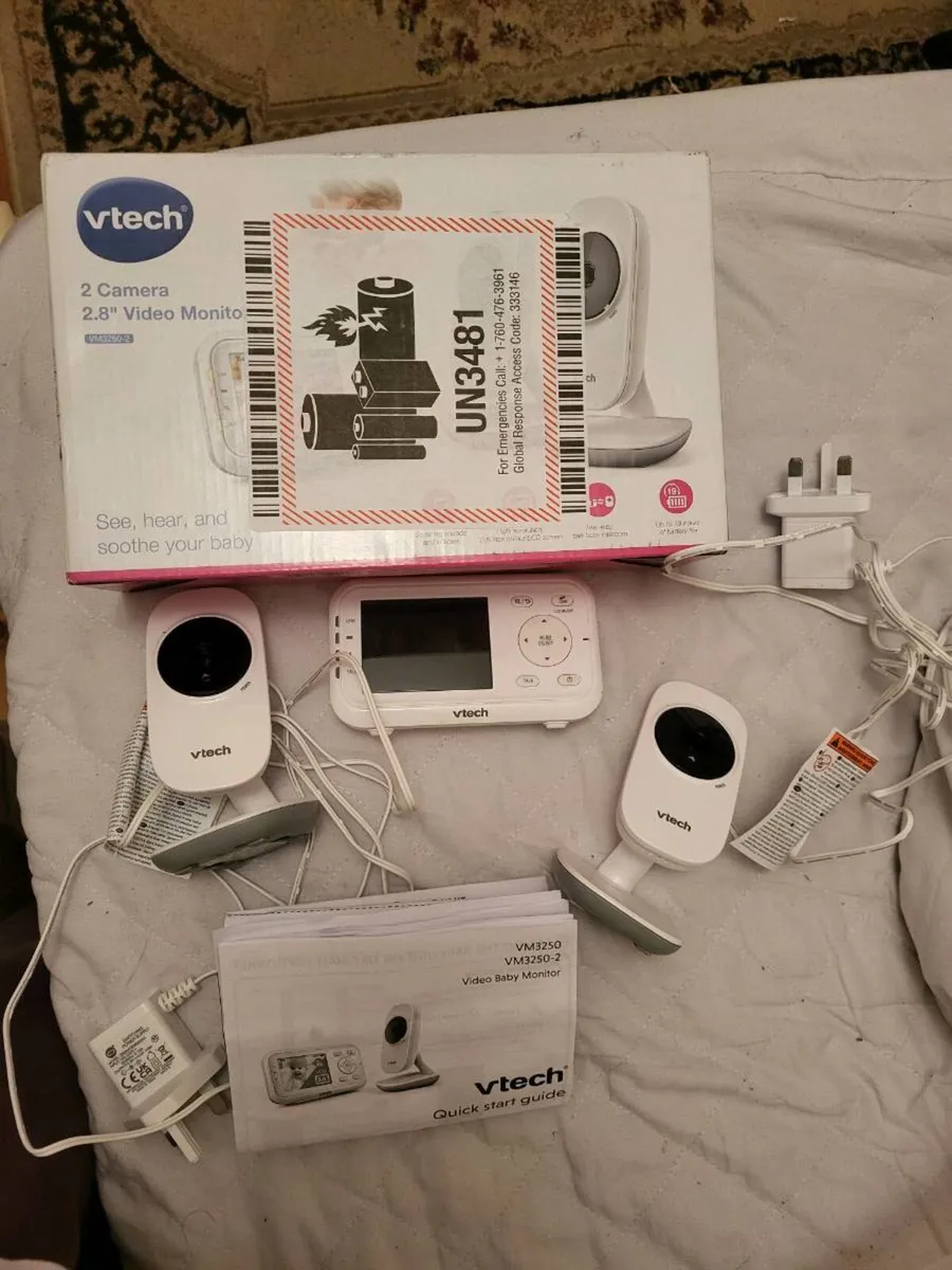Baby video monitor v tech with 2 cameras - Image 1