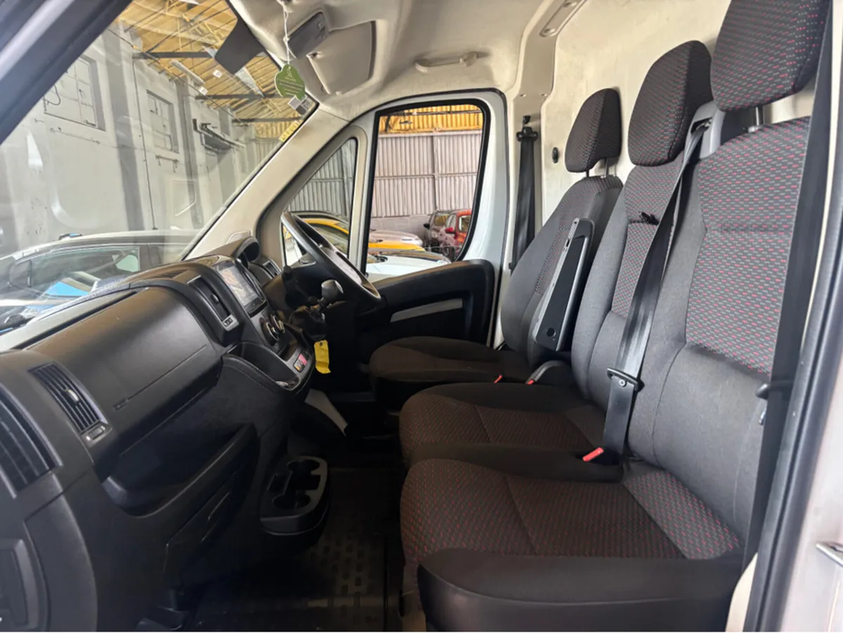 Peugeot Boxer 335 L3 H2 2.2 BLUE HDI  €15852 - Image 4