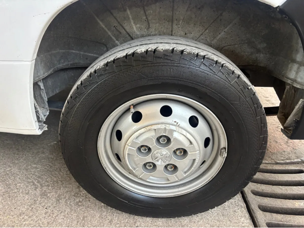 Peugeot Boxer 335 L3 H2 2.2 BLUE HDI  €15852 - Image 2