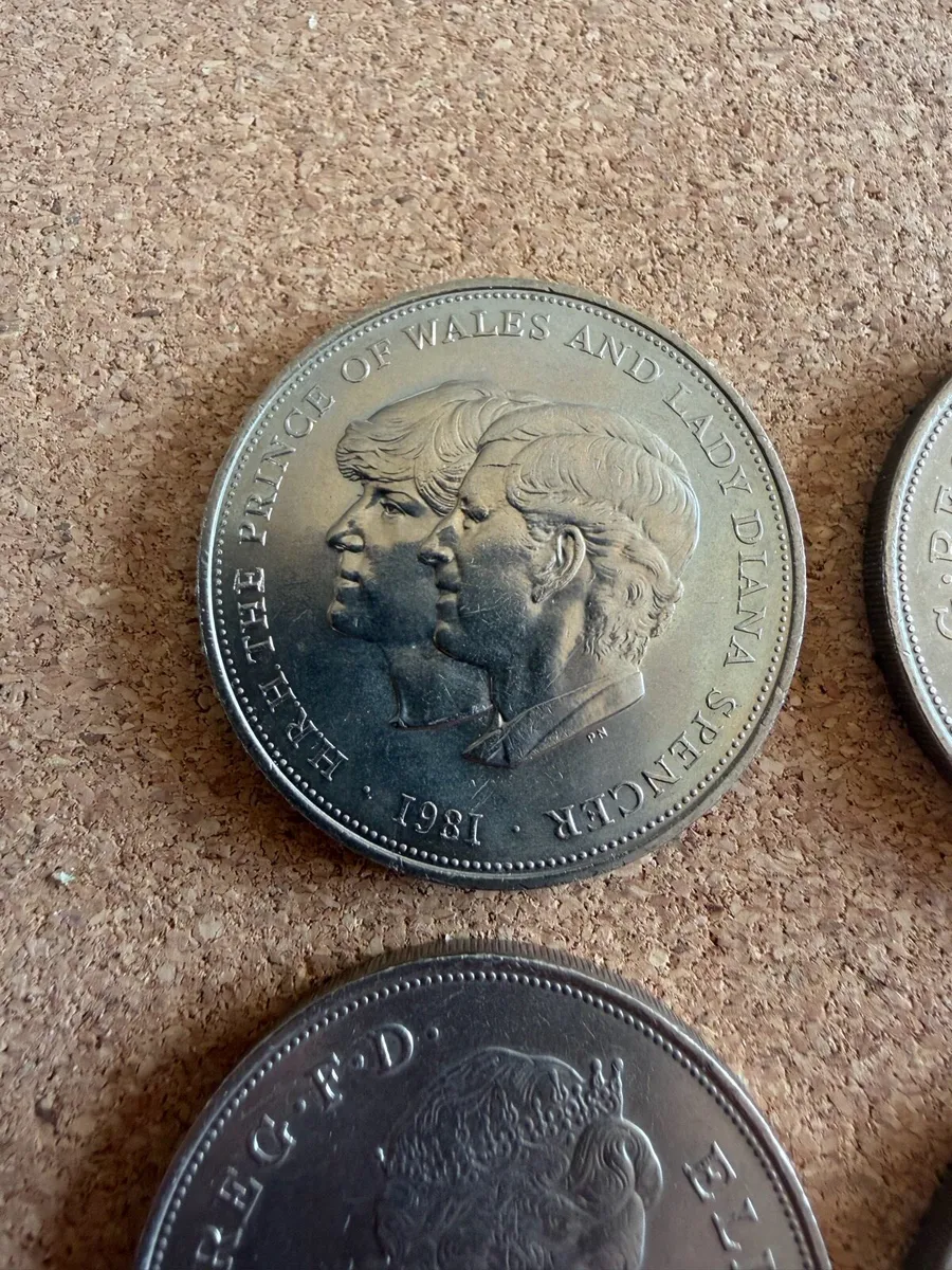 5x Charles & Diana 1981 Wedding Coins - Image 1