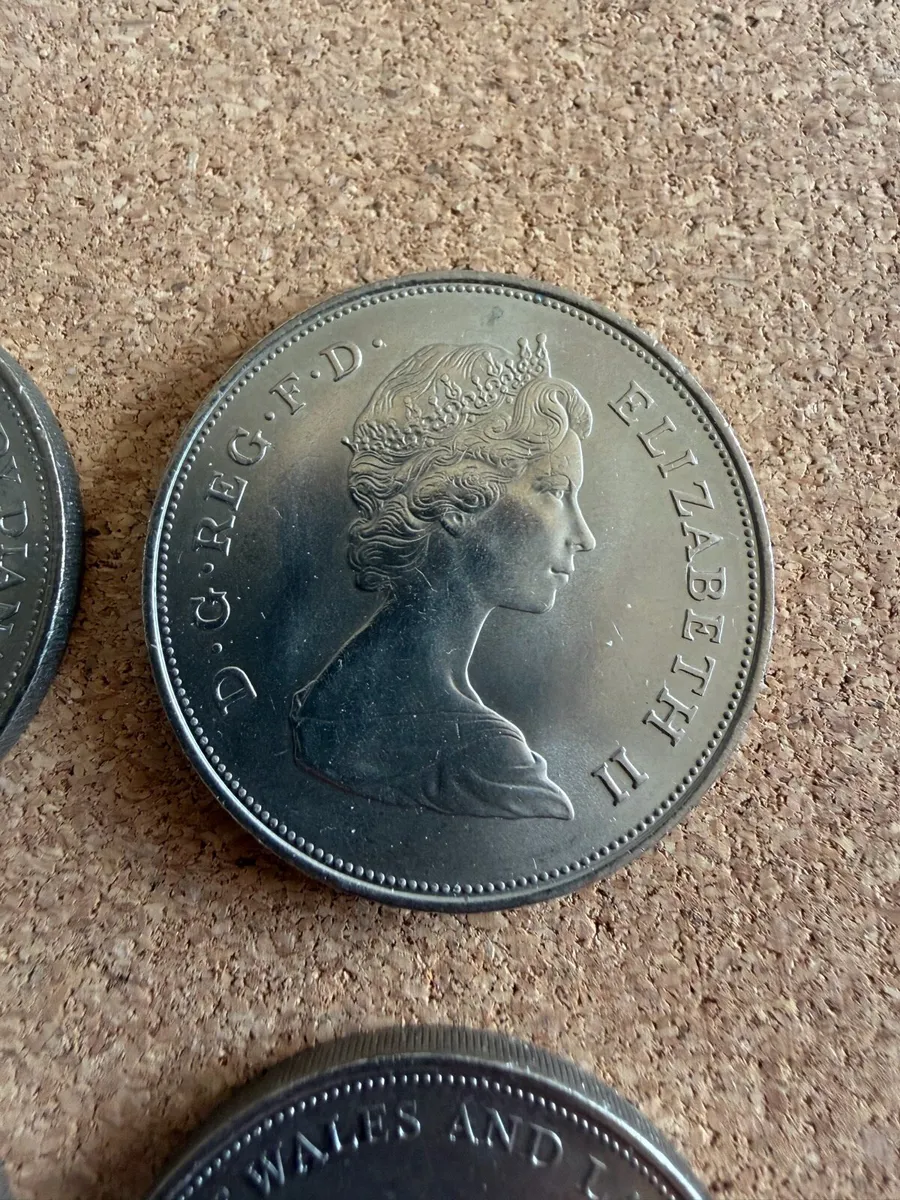 5x Charles & Diana 1981 Wedding Coins - Image 2