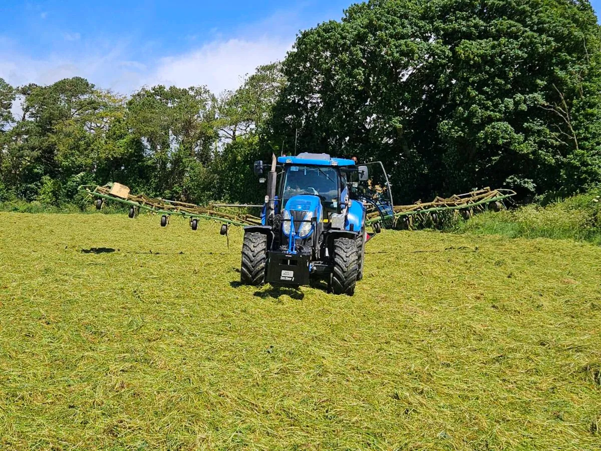 Tedding.lenster .hay 35 acers.a hour.👌👌 - Image 1