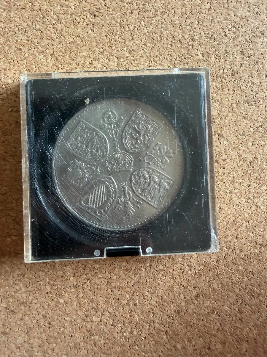 1953 UK Coronation Crown – 5 Shilling Coin Cased - Image 1