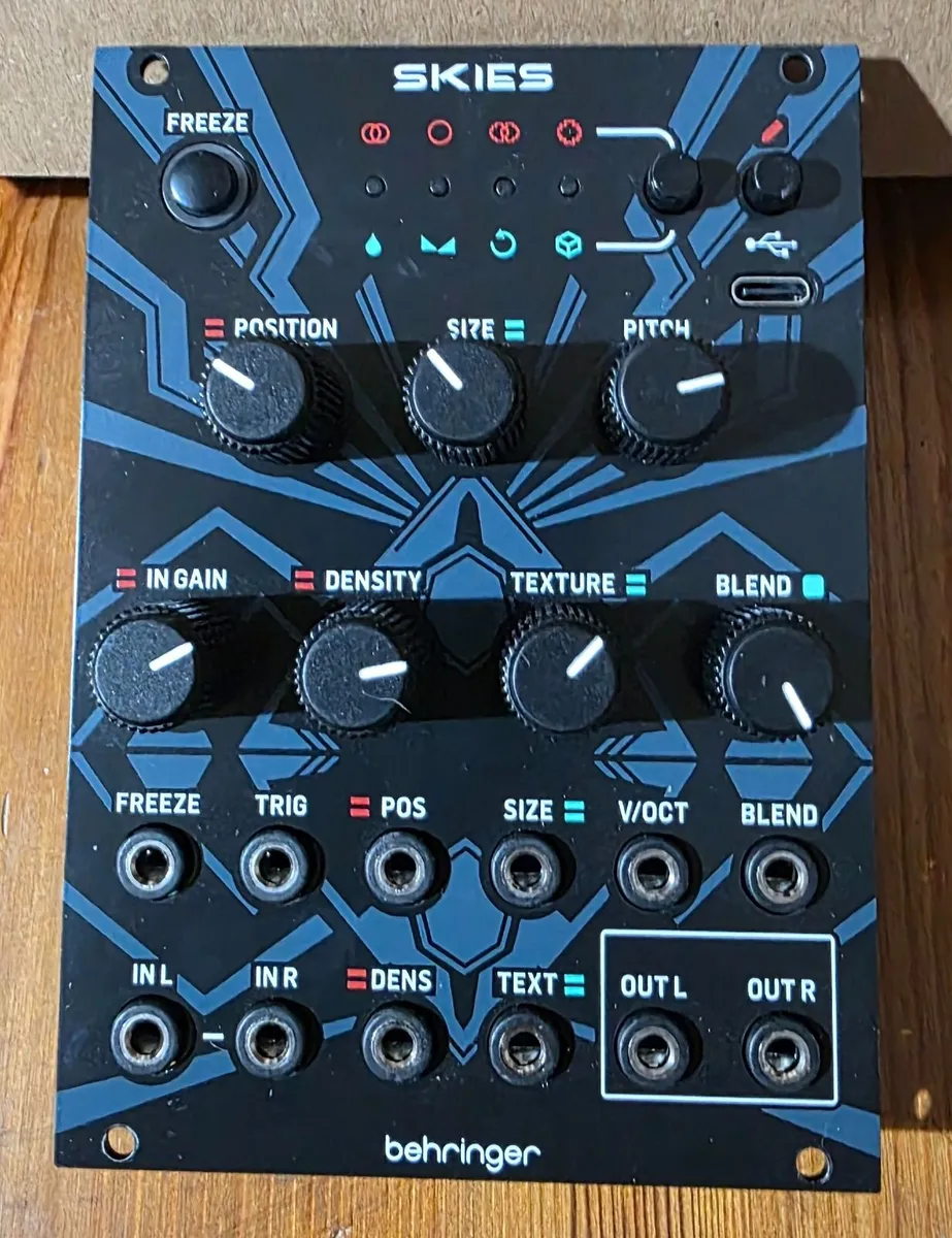 Behringer Skies, Near Mint (Boxed) - Image 1