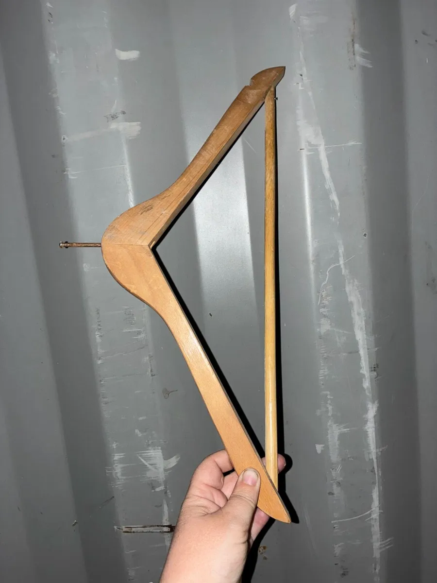 Hotel clothes hangers - Image 1