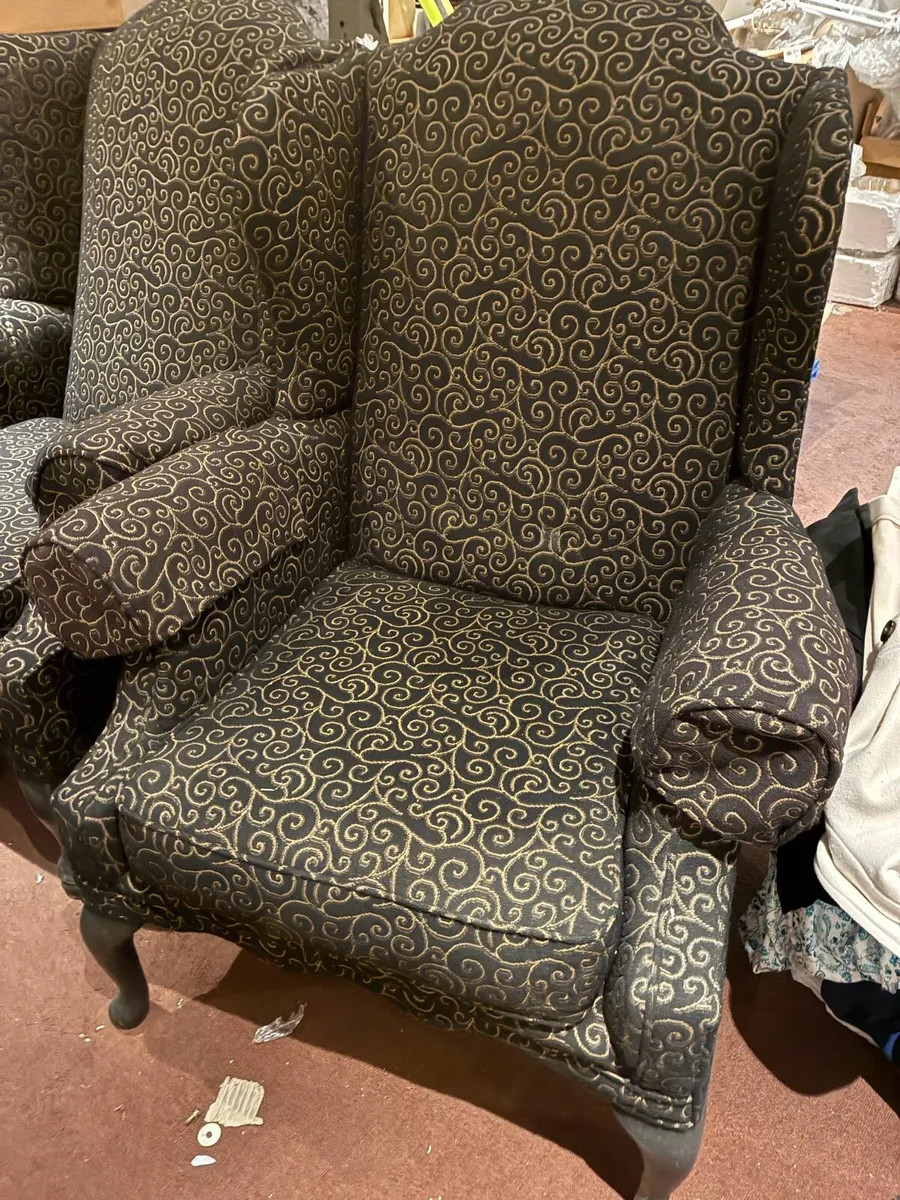 2x Wingback armchairs - Image 1