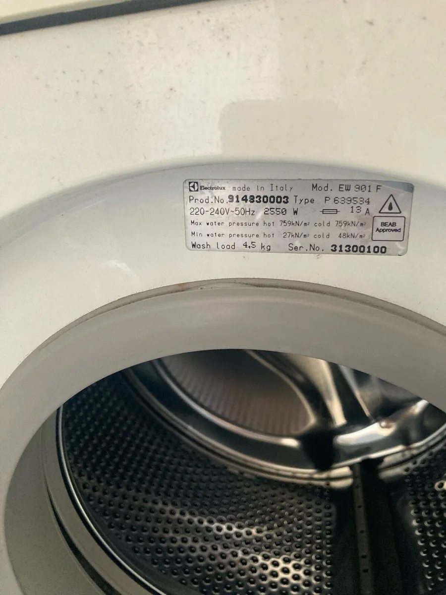 Washing machine free for collection - Image 2