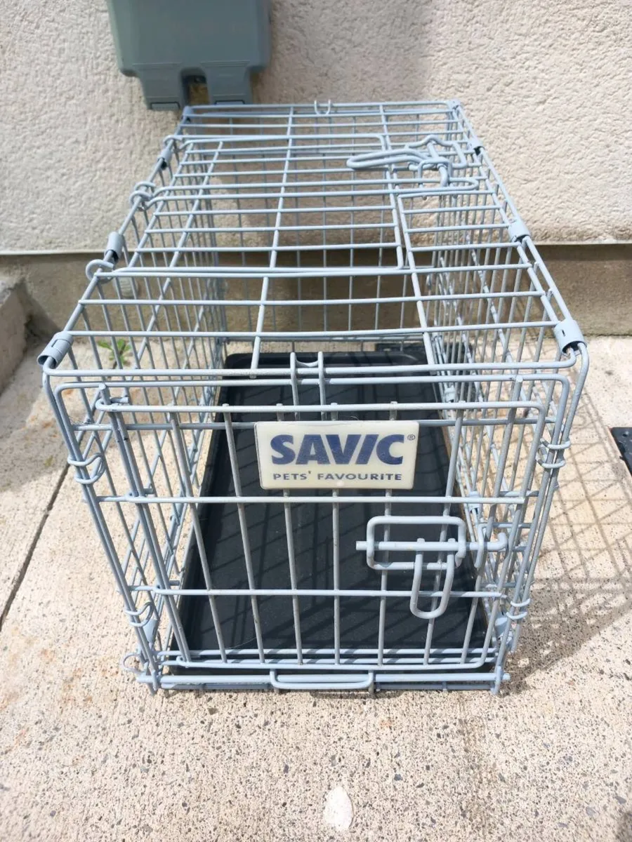 Small dog travel crate - Image 1