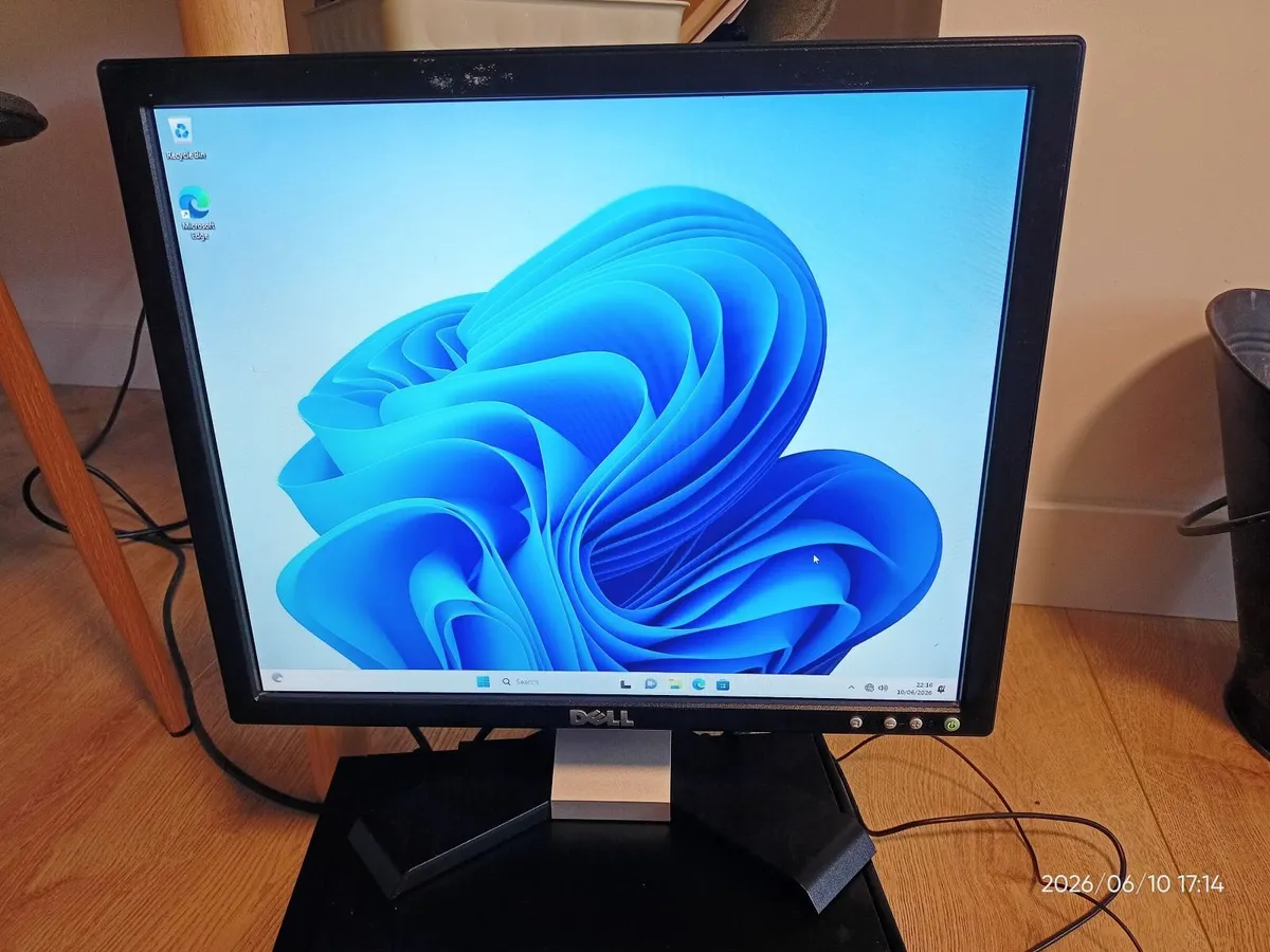 17" Dell Monitor for office or home - Image 2