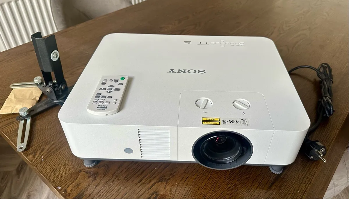 Sony VPL-PHZ60 6000 Lumen WUXGA Laser Projector - Image 1