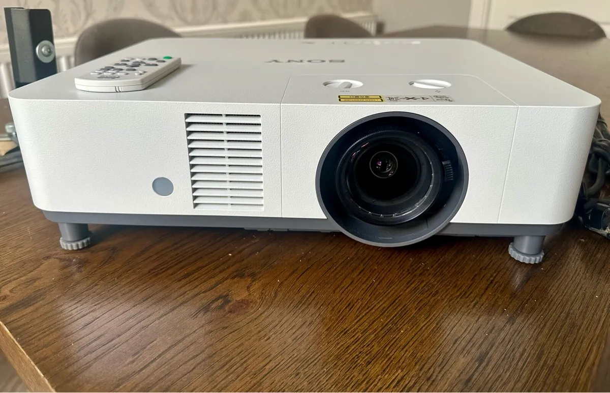 Sony VPL-PHZ60 6000 Lumen WUXGA Laser Projector - Image 2