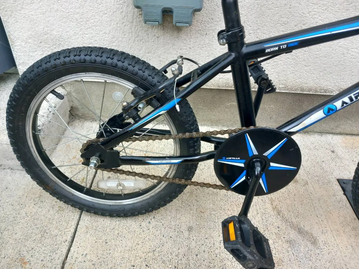 Airwalk Kids bike size 16 inch wheels - Image 3