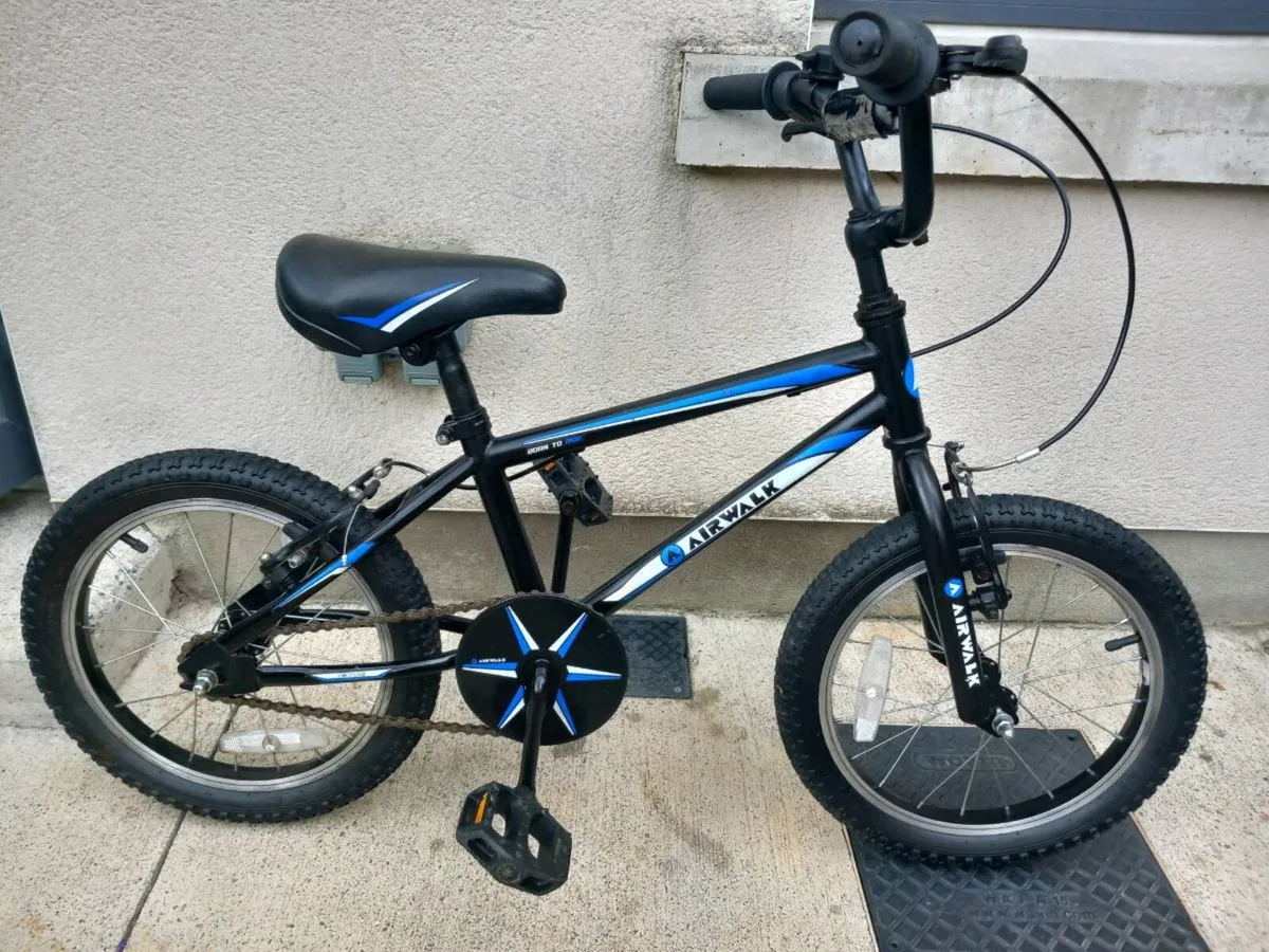 Airwalk Kids bike size 16 inch wheels - Image 1