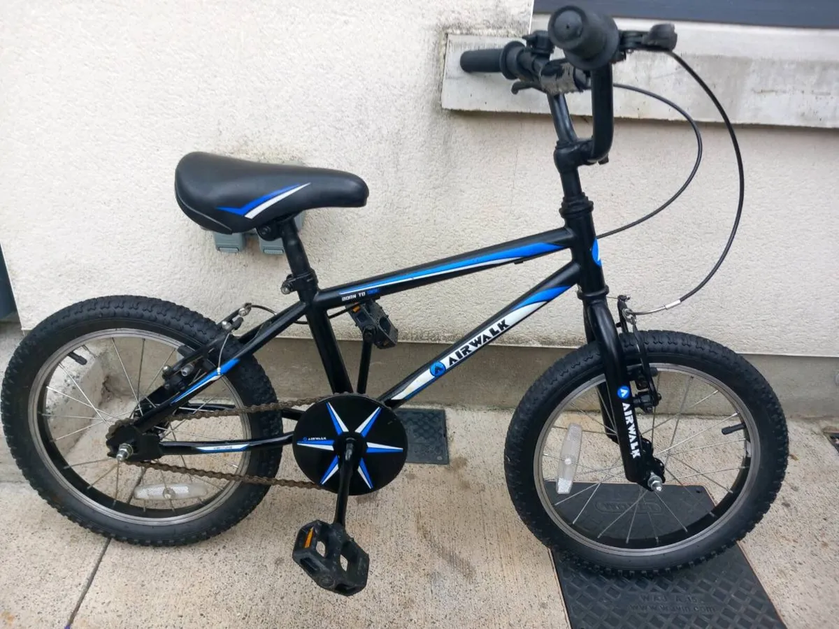 Airwalk Kids bike size 16 inch wheels - Image 2