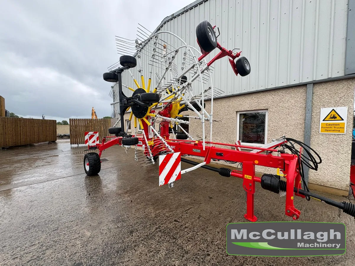 2017 Pottinger 762 Twin Rotor Rake - Image 1