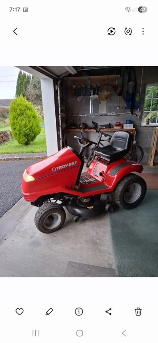 Ride on lawnmower - Image 1