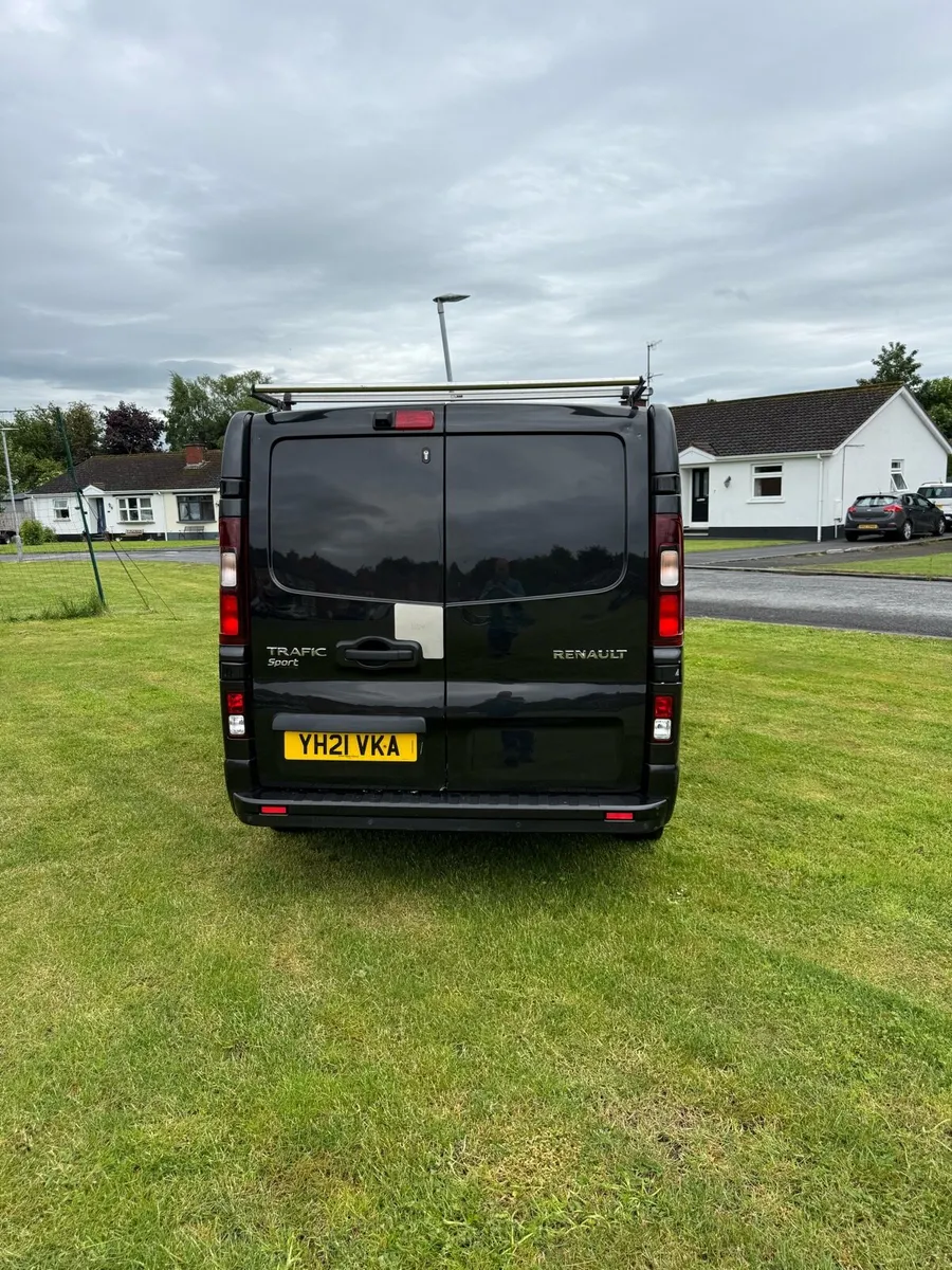 2021 Renault trafic sport - Image 4