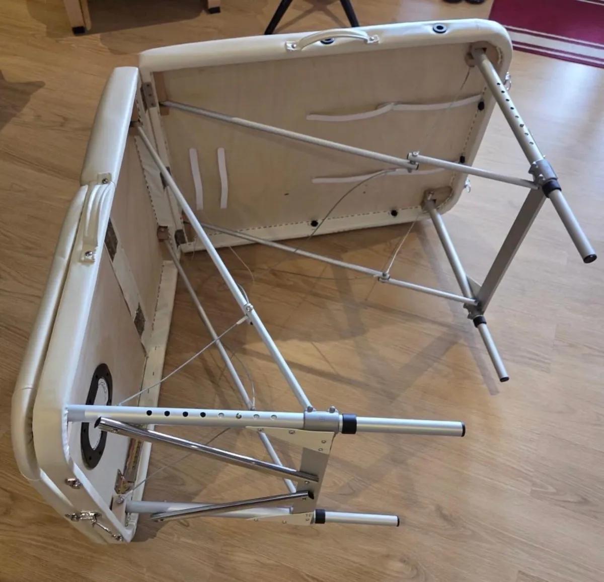 Massage table - Image 3
