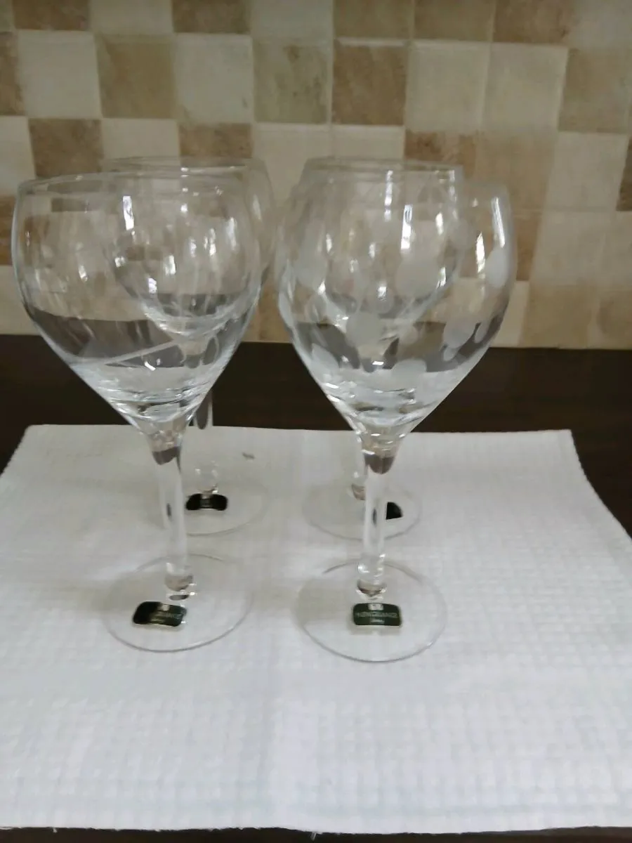 WINE GLASSES.  X. 4. NEW
