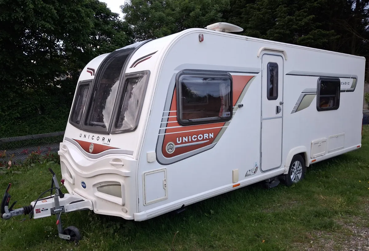 Bailey unicorn twin fixed singles caravan - Image 1